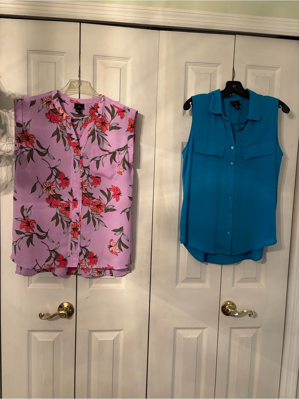 Worthington Lavender Floral Sleeveless Button-Down Top